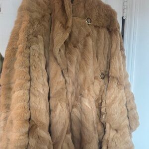 Luxurious honey color mink cape with silk lining